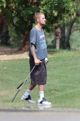 09.06 | Justin e Neima Khaila jogando golf em Los Angeles