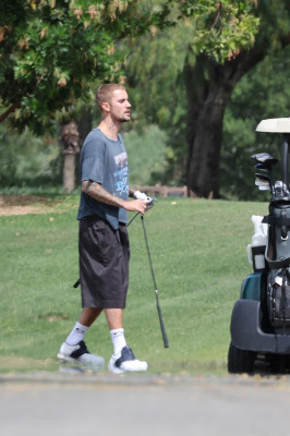 09.06 | Justin e Neima Khaila jogando golf em Los Angeles