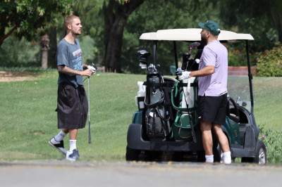 09.06 | Justin e Neima Khaila jogando golf em Los Angeles