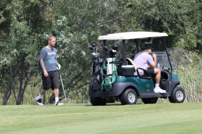 09.06 | Justin e Neima Khaila jogando golf em Los Angeles