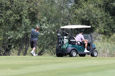 09.06 | Justin e Neima Khaila jogando golf em Los Angeles
