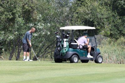 09.06 | Justin e Neima Khaila jogando golf em Los Angeles