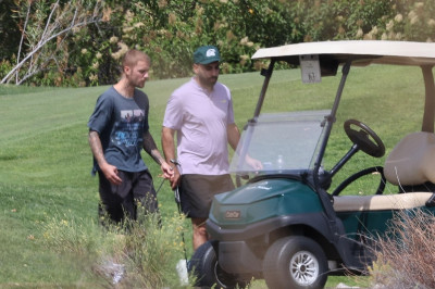 09.06 | Justin e Neima Khaila jogando golf em Los Angeles