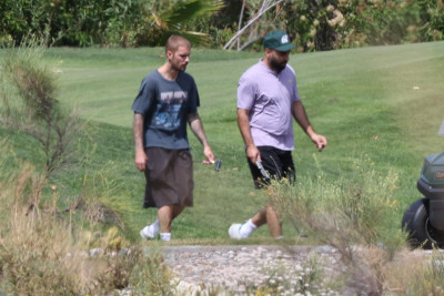 09.06 | Justin e Neima Khaila jogando golf em Los Angeles