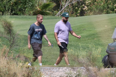 09.06 | Justin e Neima Khaila jogando golf em Los Angeles
