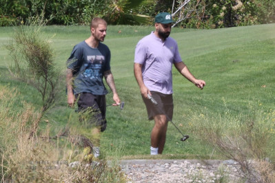 09.06 | Justin e Neima Khaila jogando golf em Los Angeles