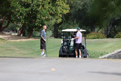 09.06 | Justin e Neima Khaila jogando golf em Los Angeles