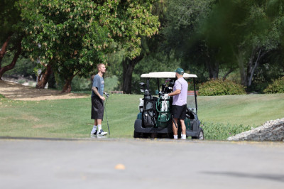 09.06 | Justin e Neima Khaila jogando golf em Los Angeles