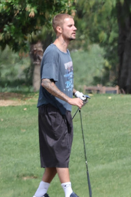 09.06 | Justin e Neima Khaila jogando golf em Los Angeles