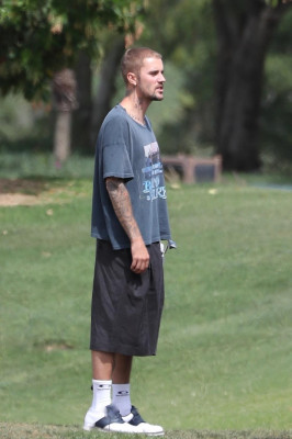 09.06 | Justin e Neima Khaila jogando golf em Los Angeles