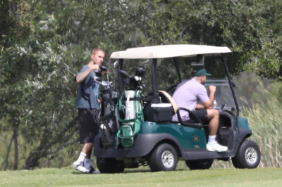 09.06 | Justin e Neima Khaila jogando golf em Los Angeles