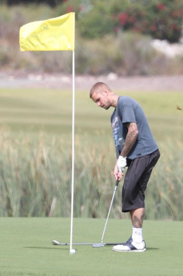 09.06 | Justin e Neima Khaila jogando golf em Los Angeles