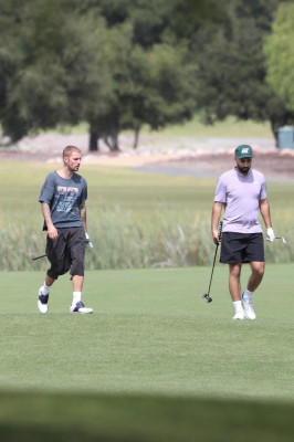 09.06 | Justin e Neima Khaila jogando golf em Los Angeles