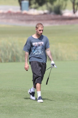 09.06 | Justin e Neima Khaila jogando golf em Los Angeles