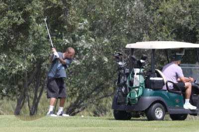 09.06 | Justin e Neima Khaila jogando golf em Los Angeles