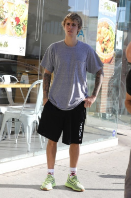 12.01 | Justin Bieber em Beverly Hills, CA