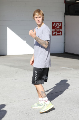 12.01 | Justin Bieber em Beverly Hills, CA