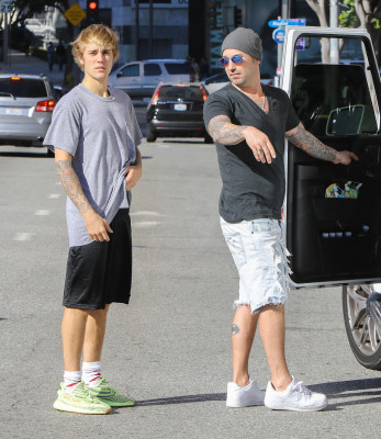 12.01 | Justin Bieber em Beverly Hills, CA