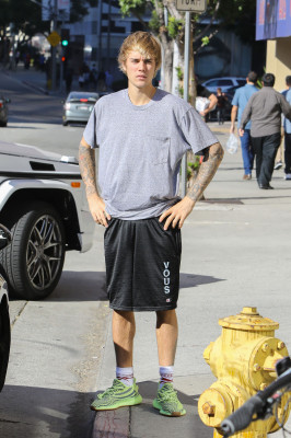 12.01 | Justin Bieber em Beverly Hills, CA