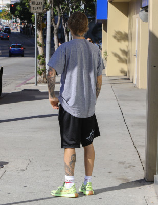 12.01 | Justin Bieber em Beverly Hills, CA