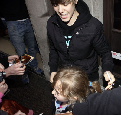 18.03 | Justin Bieber deixando a rádio 1 em Londres