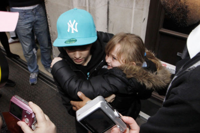 18.03 | Justin Bieber deixando a rádio 1 em Londres