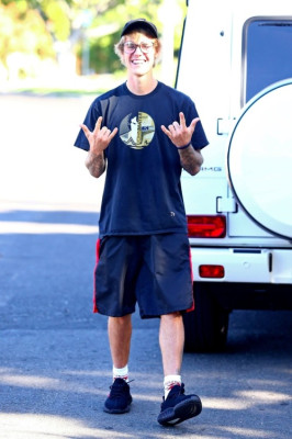 12.04 | Justin Bieber no Runyon Canyon Park em Los Angeles, Califórnia