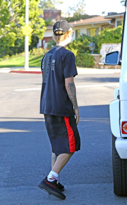 12.04 | Justin Bieber no Runyon Canyon Park em Los Angeles, Califórnia