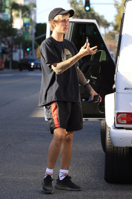12.04 | Justin Bieber chegando no II Pastaio em Beverly Hills, Califórnia