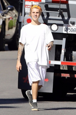 12.05 | Justin Bieber no Runyon Canyon Park em Los Angeles, Califórnia