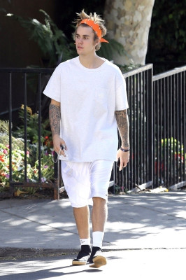 12.05 | Justin Bieber no Runyon Canyon Park em Los Angeles, Califórnia