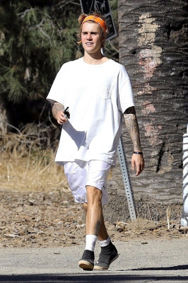 12.05 | Justin Bieber no Runyon Canyon Park em Los Angeles, Califórnia