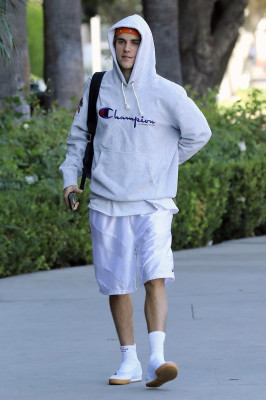 12.05 | Justin Bieber em Los Angeles, na Califórnia