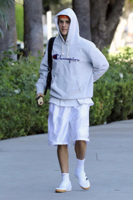 12.05 | Justin Bieber em Los Angeles, na Califórnia