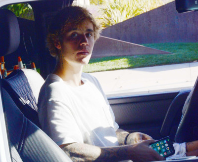 12.05 | Justin Bieber em Beverly Hills, na Califórnia