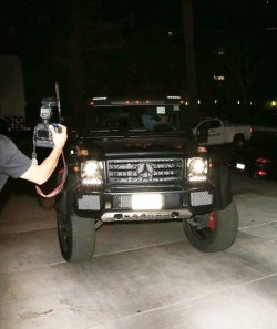 13.12 | Justin Bieber deixando o Saban Theatre em Beverly Hills, Califórnia