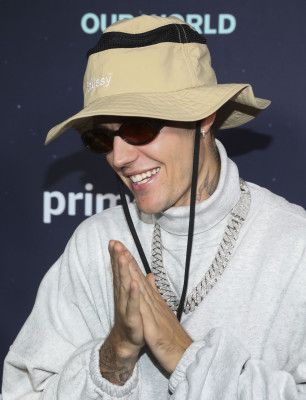 14.09 | Exibição especial de “Justin Bieber: Our World” em Nova York