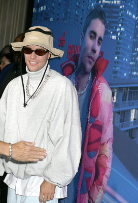 14.09 | Exibição especial de “Justin Bieber: Our World” em Nova York