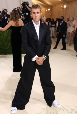 13.09 | Chegando no Met Gala 2021 — “In America: A Lexicon of Fashion”