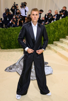 13.09 | Chegando no Met Gala 2021 — “In America: A Lexicon of Fashion”