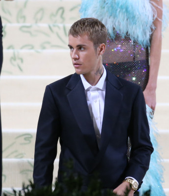 13.09 | Chegando no Met Gala 2021 — “In America: A Lexicon of Fashion”