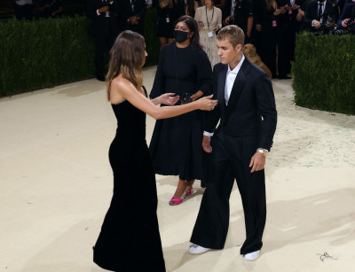 13.09 | Chegando no Met Gala 2021 — “In America: A Lexicon of Fashion”