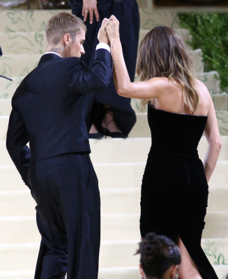 13.09 | Chegando no Met Gala 2021 — “In America: A Lexicon of Fashion”