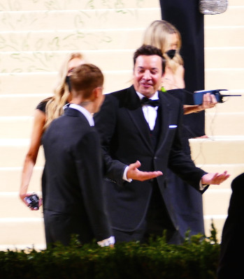 13.09 | Chegando no Met Gala 2021 — “In America: A Lexicon of Fashion”