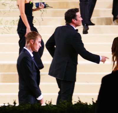 13.09 | Chegando no Met Gala 2021 — “In America: A Lexicon of Fashion”