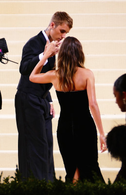 13.09 | Chegando no Met Gala 2021 — “In America: A Lexicon of Fashion”