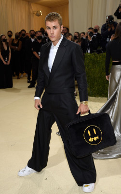 13.09 | Chegando no Met Gala 2021 — “In America: A Lexicon of Fashion”