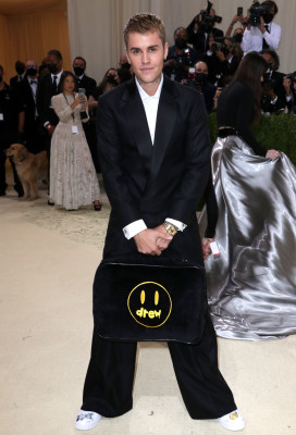 13.09 | Chegando no Met Gala 2021 — “In America: A Lexicon of Fashion”