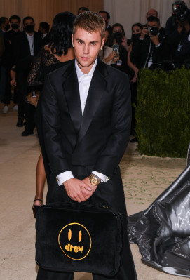 13.09 | Chegando no Met Gala 2021 — “In America: A Lexicon of Fashion”