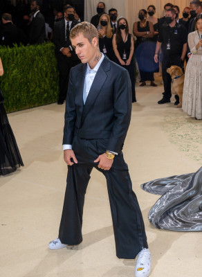 13.09 | Chegando no Met Gala 2021 — “In America: A Lexicon of Fashion”